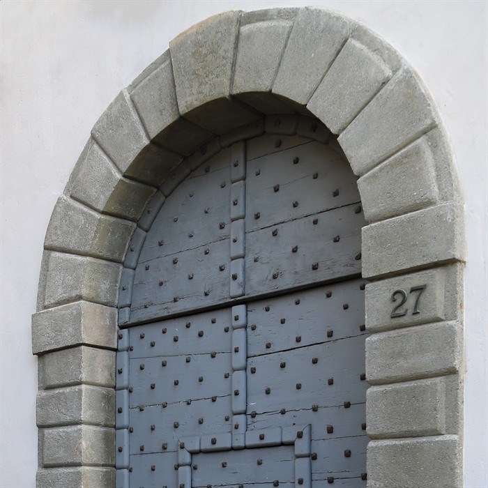 Palazzo Rajna-Sertoli-Guicciardi - I portoni che affacciano sul lato nord del palazzo